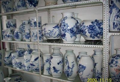 当现代工艺邂逅传统美学 探秘上海手绘青花瓷与景德镇定制陶瓷的魅力